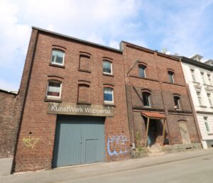 KunstWerk Wuppertal Im Jahr 2020 hat der Bildhauer Martin Langer diese alte, kleine Fabrik erworben um dort das "KunstWerk Wuppertal" zu gründen und eine Künstlergemeinschaft ins Leben zu rufen. Er selber wohnt und arbeitet bereits dort.